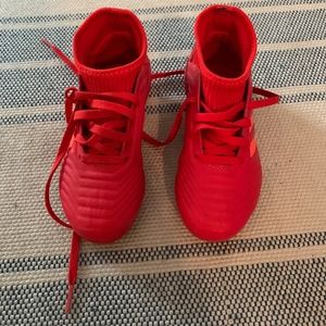Toddler soccer shoes Size 10